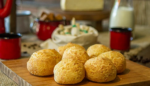 Pão de Queijo Mineiro: A Receita do Consulado di Minas que Encanta Paladares